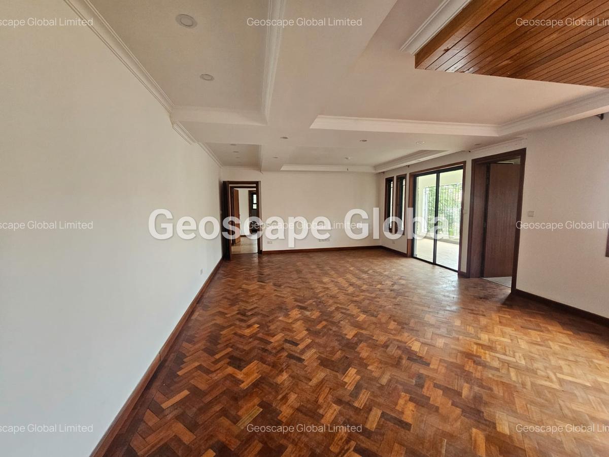 5 Bed House with En Suite in Lavington - 6