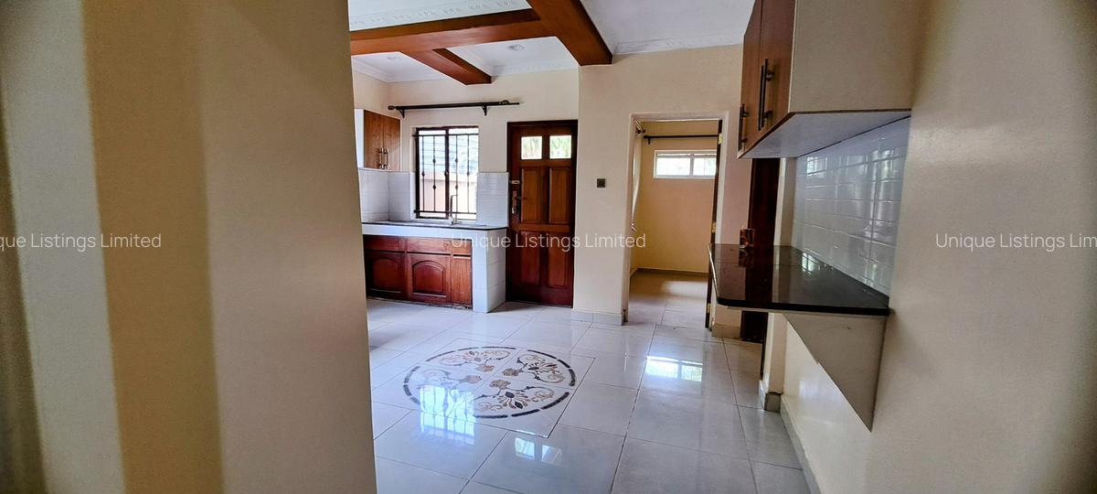 2 Bed House with Garden in Lavington - 6