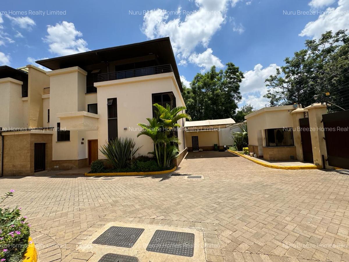 4 Bed Townhouse with En Suite in Lavington - 17