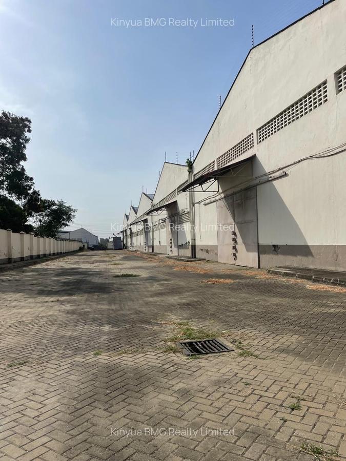95,000 ft² Warehouse with Parking in Changamwe - 2
