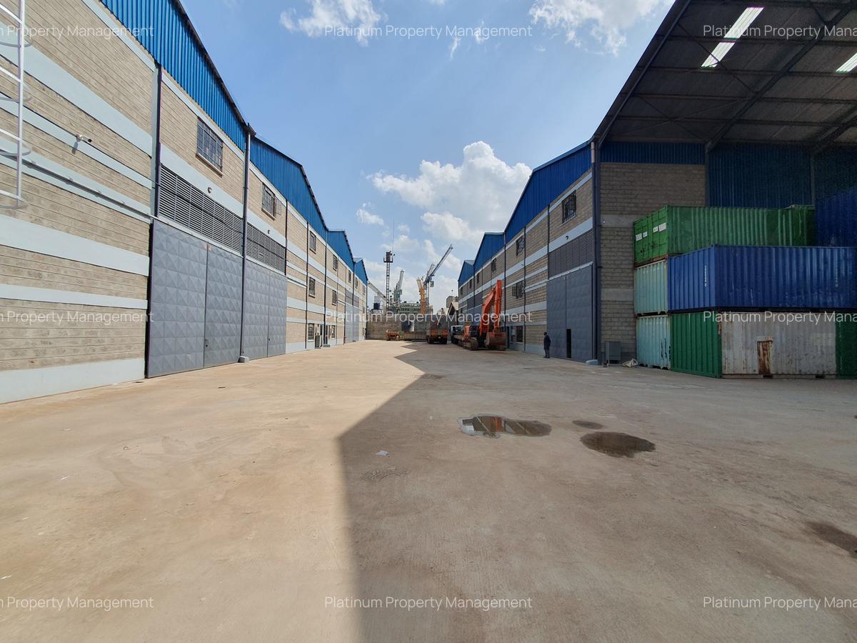 15,945 ft² Warehouse with Backup Generator at Airport North Road - 17
