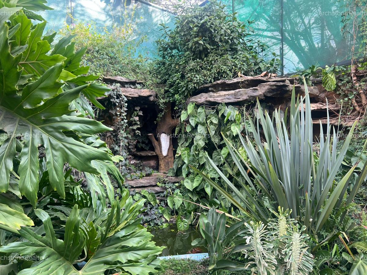 5 Bed House with En Suite in Runda - 19