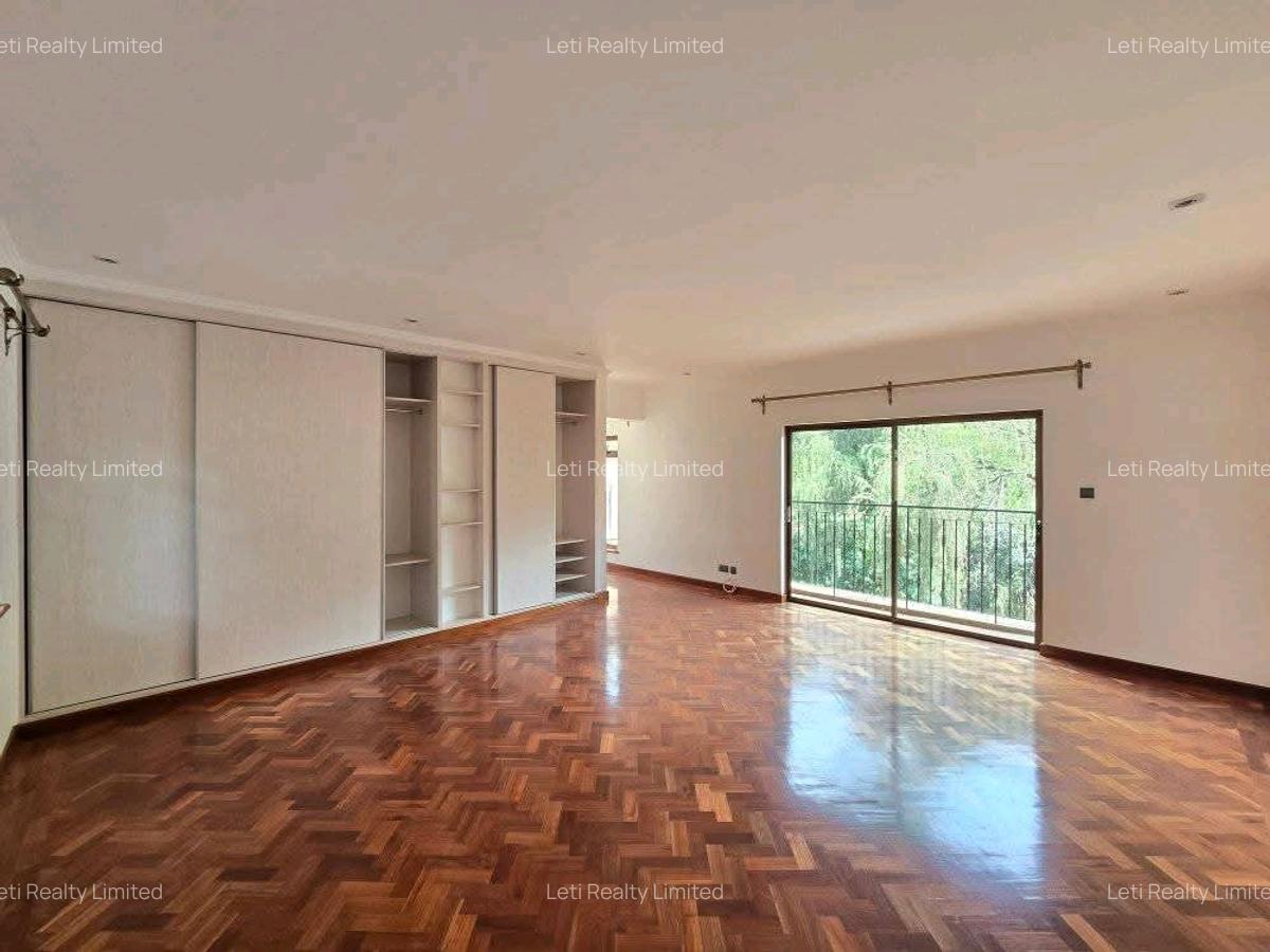 4 Bed Townhouse with En Suite in Lavington - 7