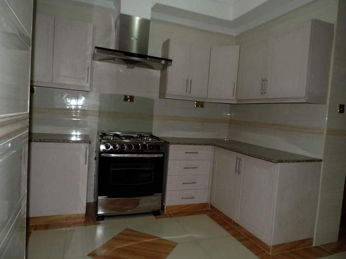 2 Bed Apartment with En Suite at Wood Avenue - 5