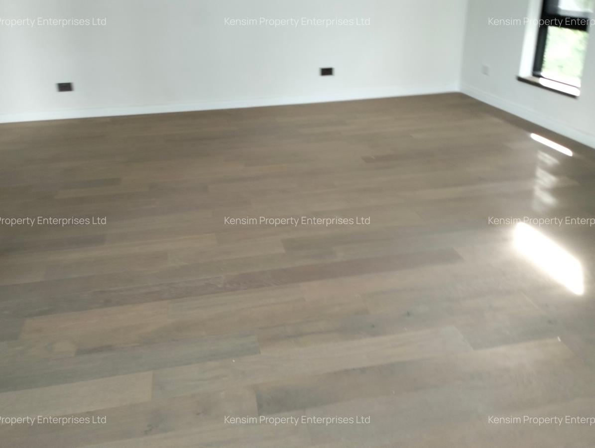 5 Bed Townhouse with En Suite in Lavington - 16