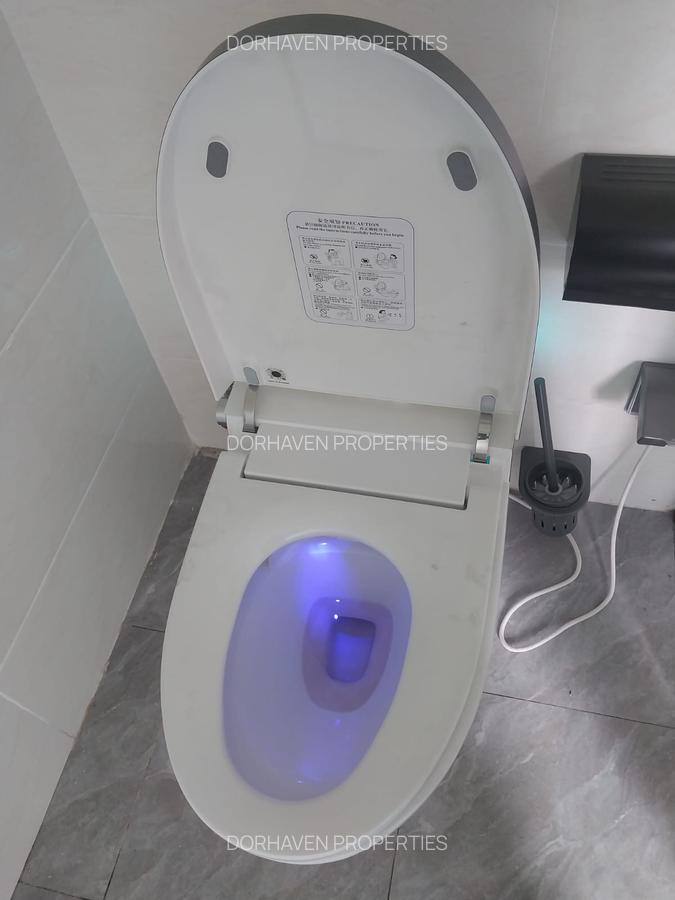 5 Bed Villa with En Suite at Lavington - 14