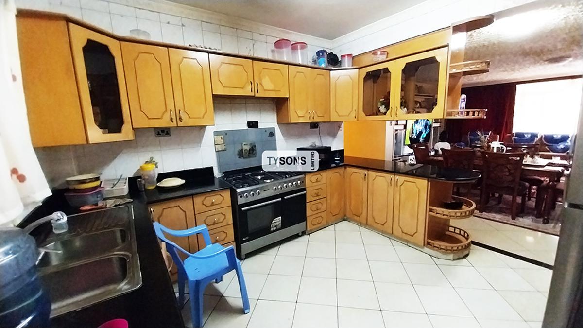 3 Bed Apartment with En Suite in Lavington - 3