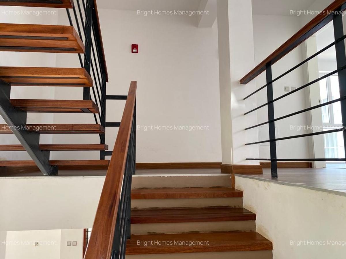 4 Bed Townhouse with Swimming Pool in Lavington - 7