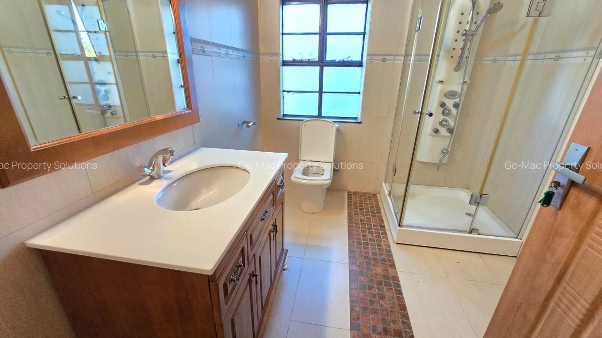 5 Bed Townhouse with En Suite at Othaya Rd - 9