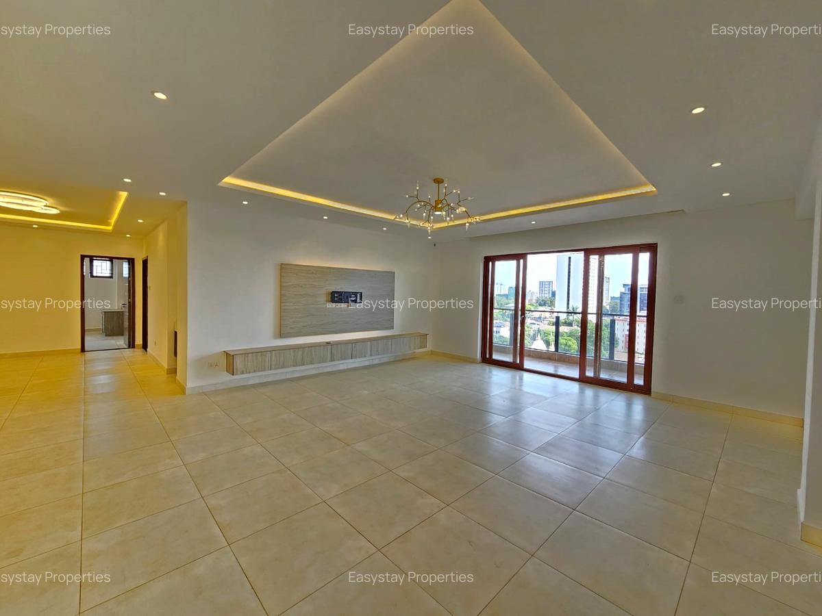 3 Bed Apartment with En Suite in Parklands - 2