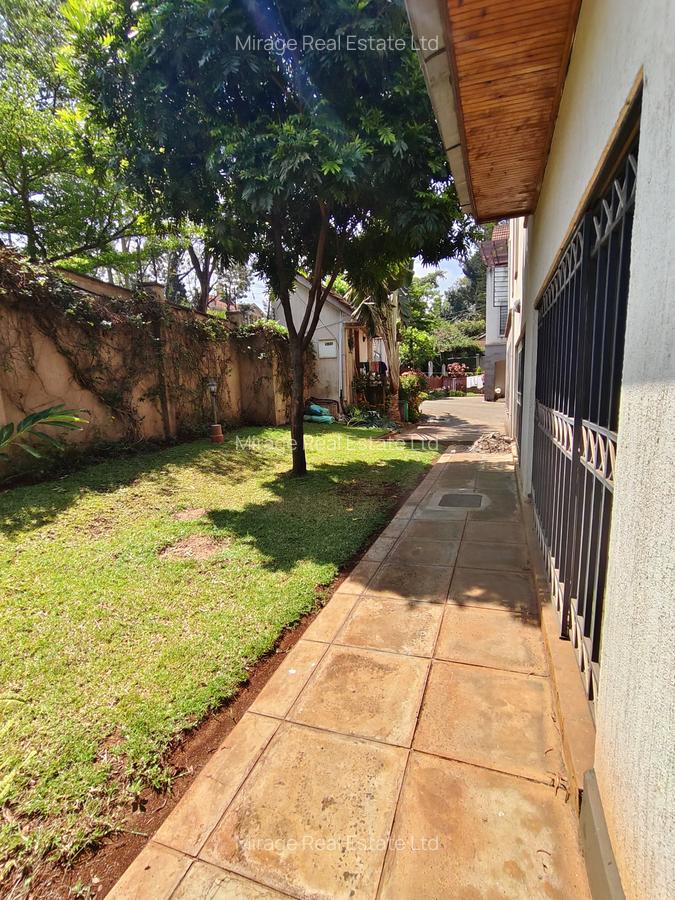 5 Bed Townhouse with En Suite in Lavington - 4