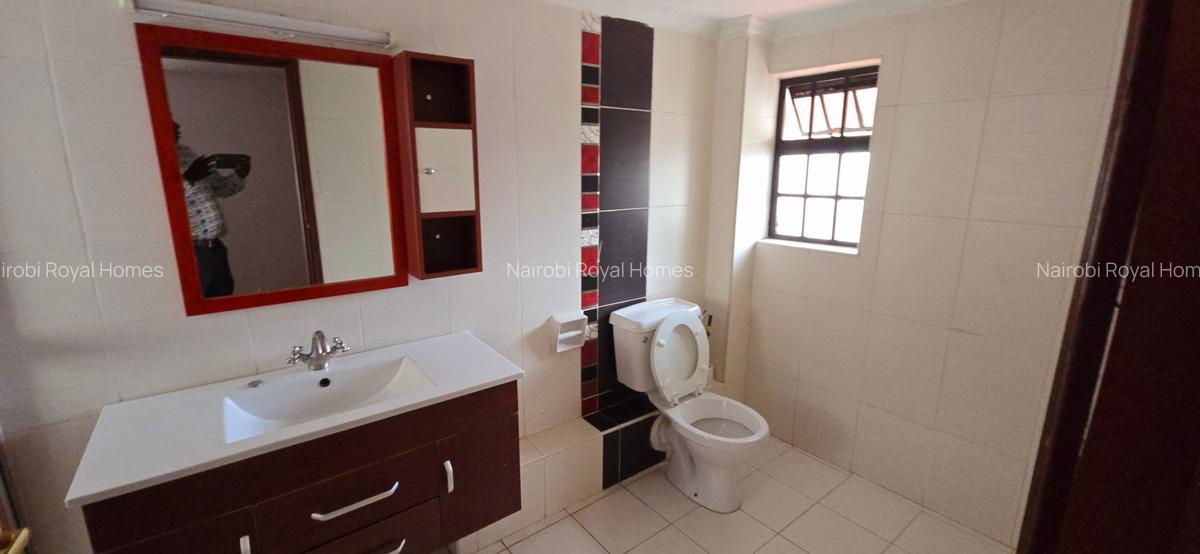 5 Bed Townhouse with En Suite at Lavington Road - 18