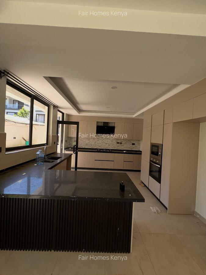 4 Bed Townhouse with En Suite at Lavington Green - 18