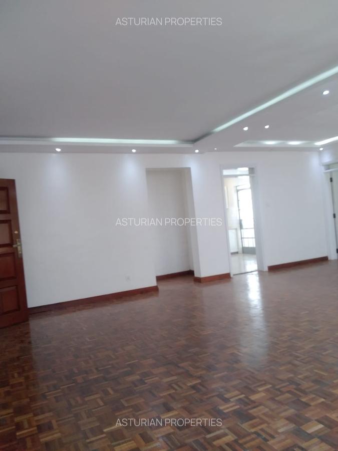 4 Bed Apartment with En Suite in Riverside - 3