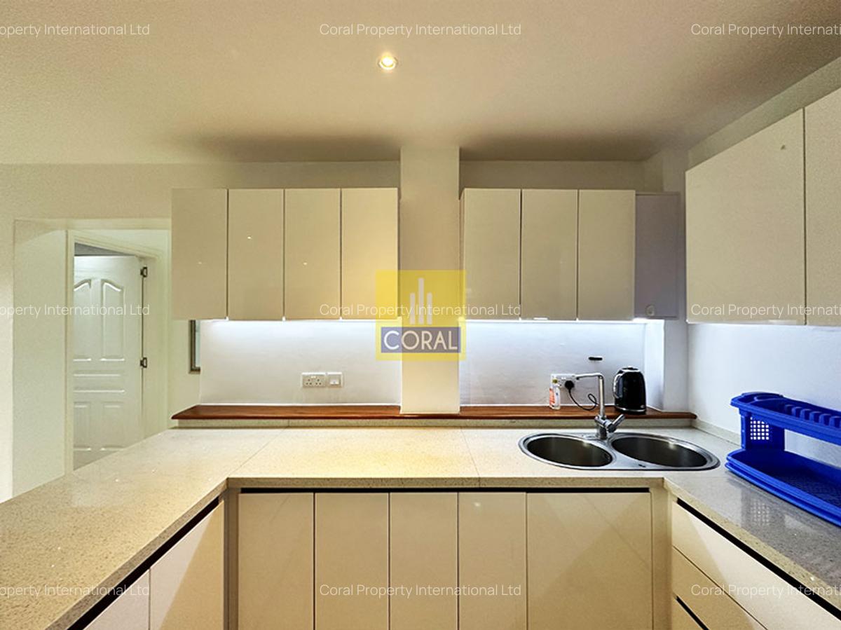 3 Bed Apartment with En Suite in Rhapta Road - 4