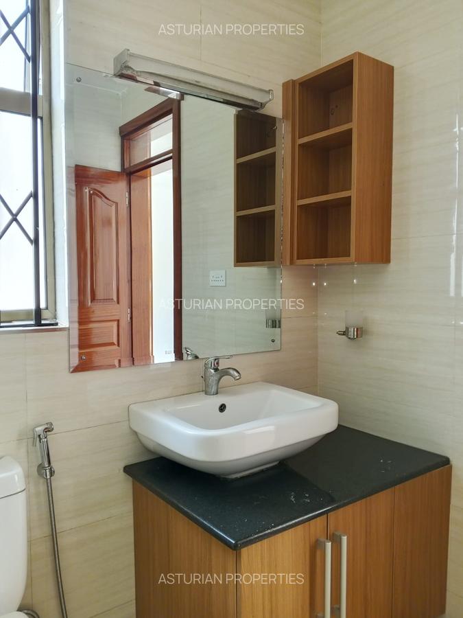 5 Bed Townhouse with En Suite in Lavington - 11