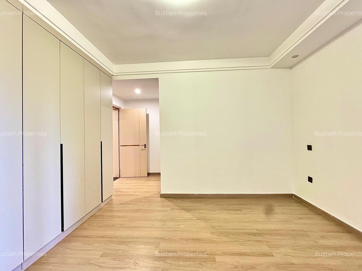 3 Bed Apartment with En Suite in Riverside - 15