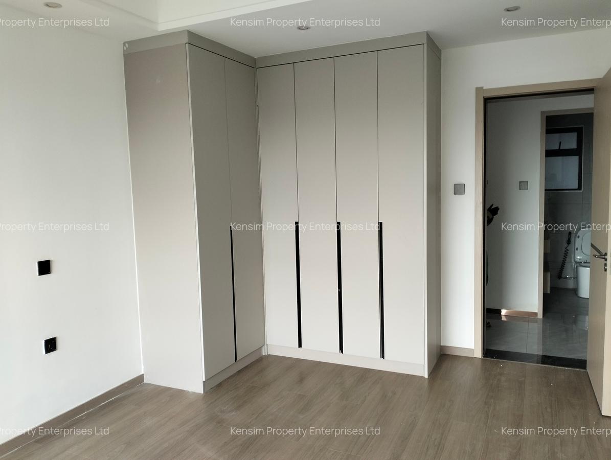 3 Bed Apartment with En Suite in Riverside - 9