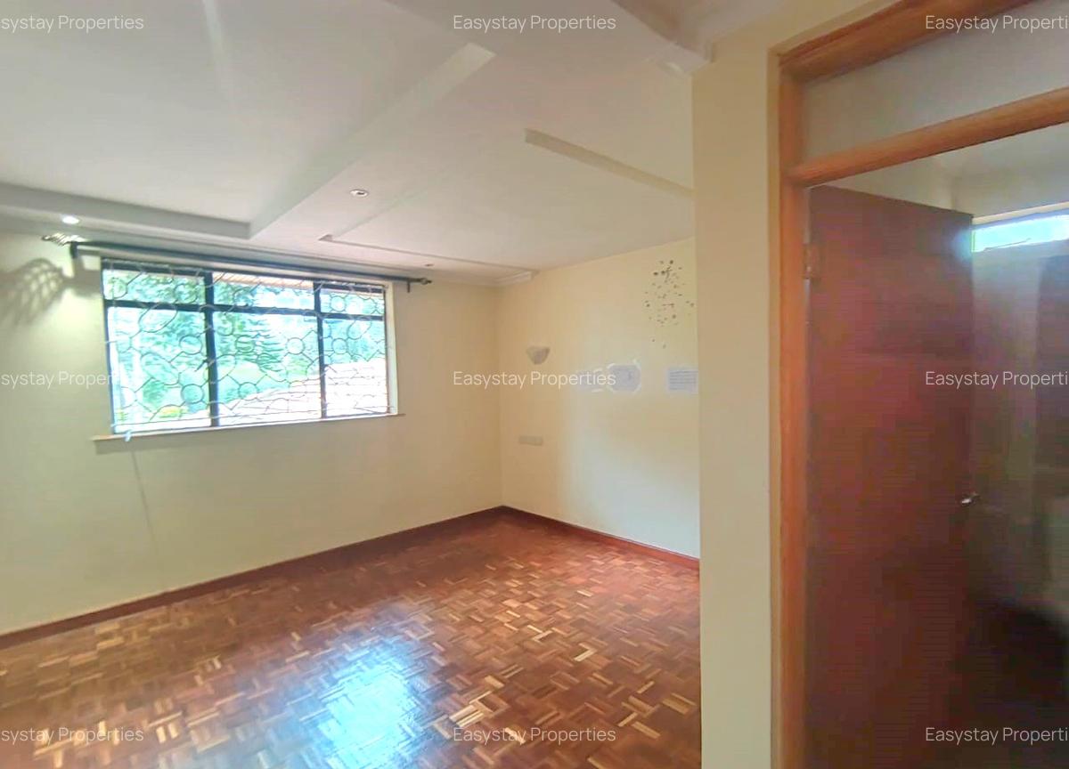 5 Bed House with En Suite in Runda - 6