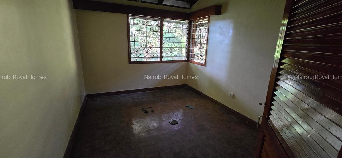 4 Bed House with En Suite at Lakeview Avenue - 9