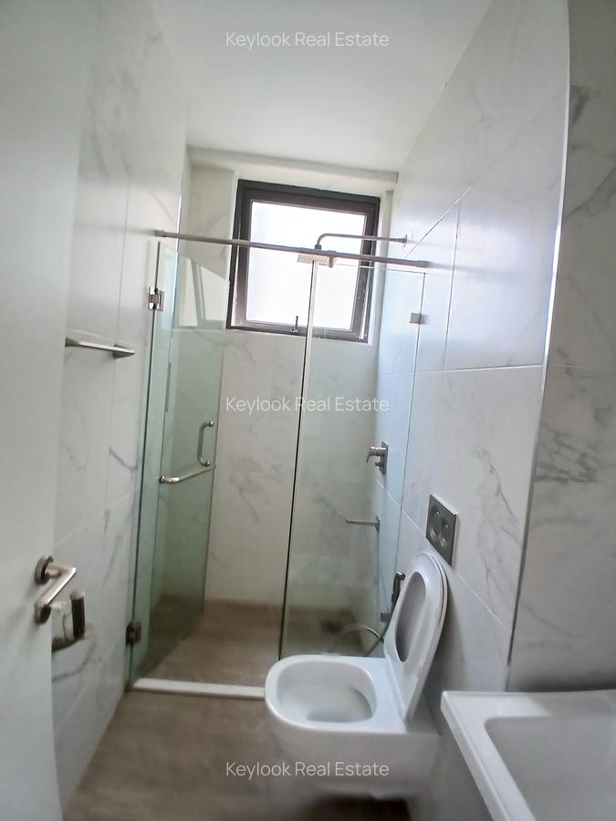 3 Bed Apartment with En Suite at Riverside Gardens - 11