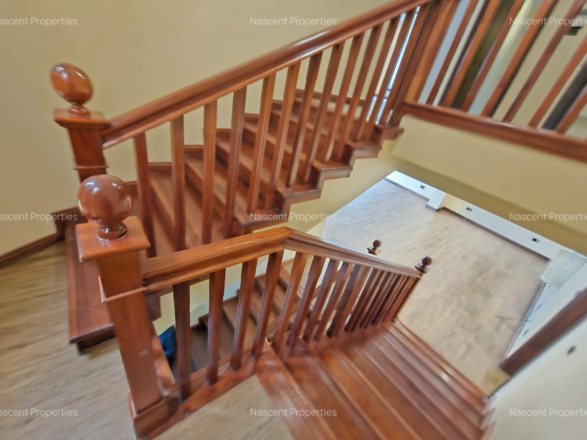 5 Bed Townhouse with En Suite in Lavington - 5