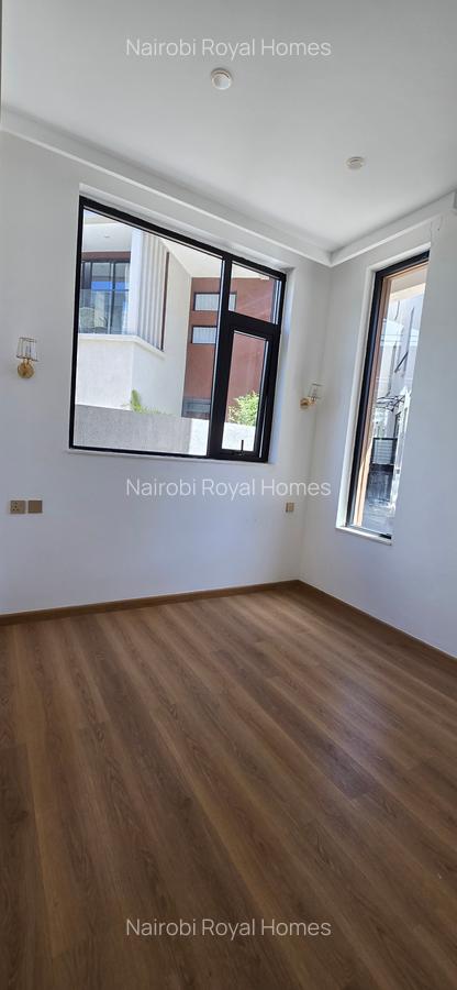 5 Bed Townhouse with En Suite at Lavington Green - 9