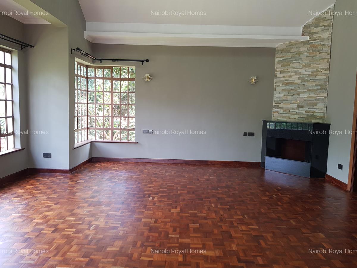 6 Bed Townhouse with En Suite at Lavington Green - 13