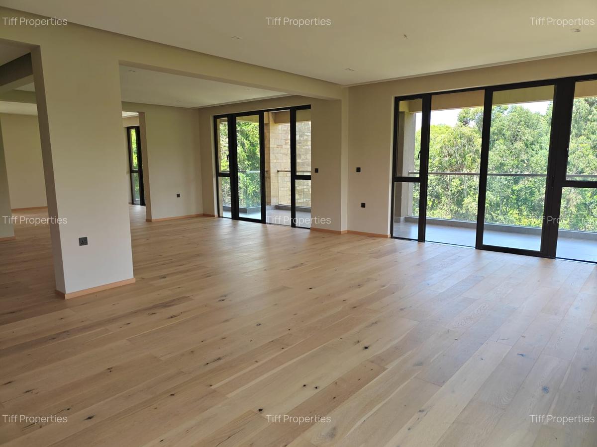 6 Bed House in Nyari - 9