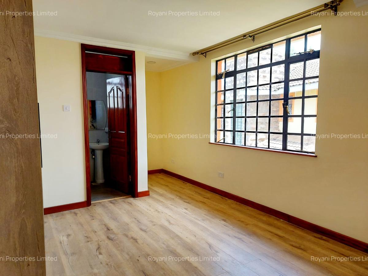 3 Bed Villa with En Suite at Fourways Junction - 11