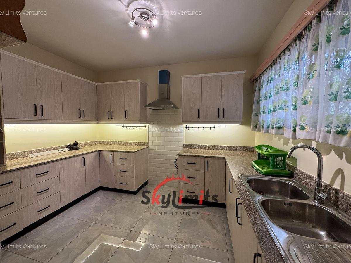 3 Bed House with Garden at Lavington - 6