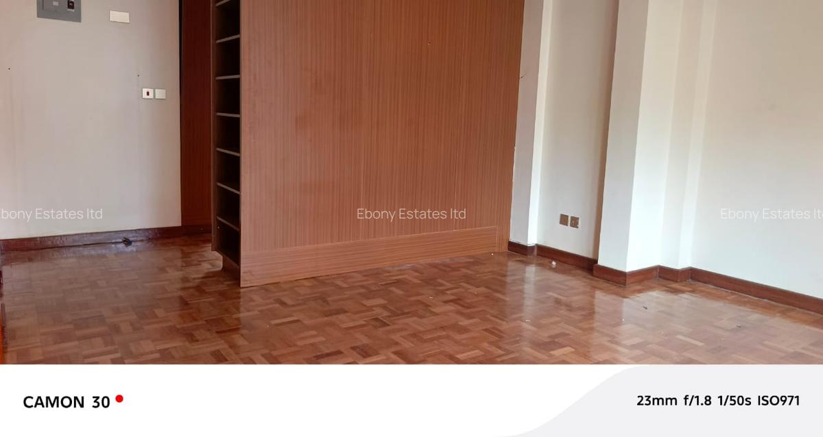 5 Bed Villa with En Suite in Lavington - 11