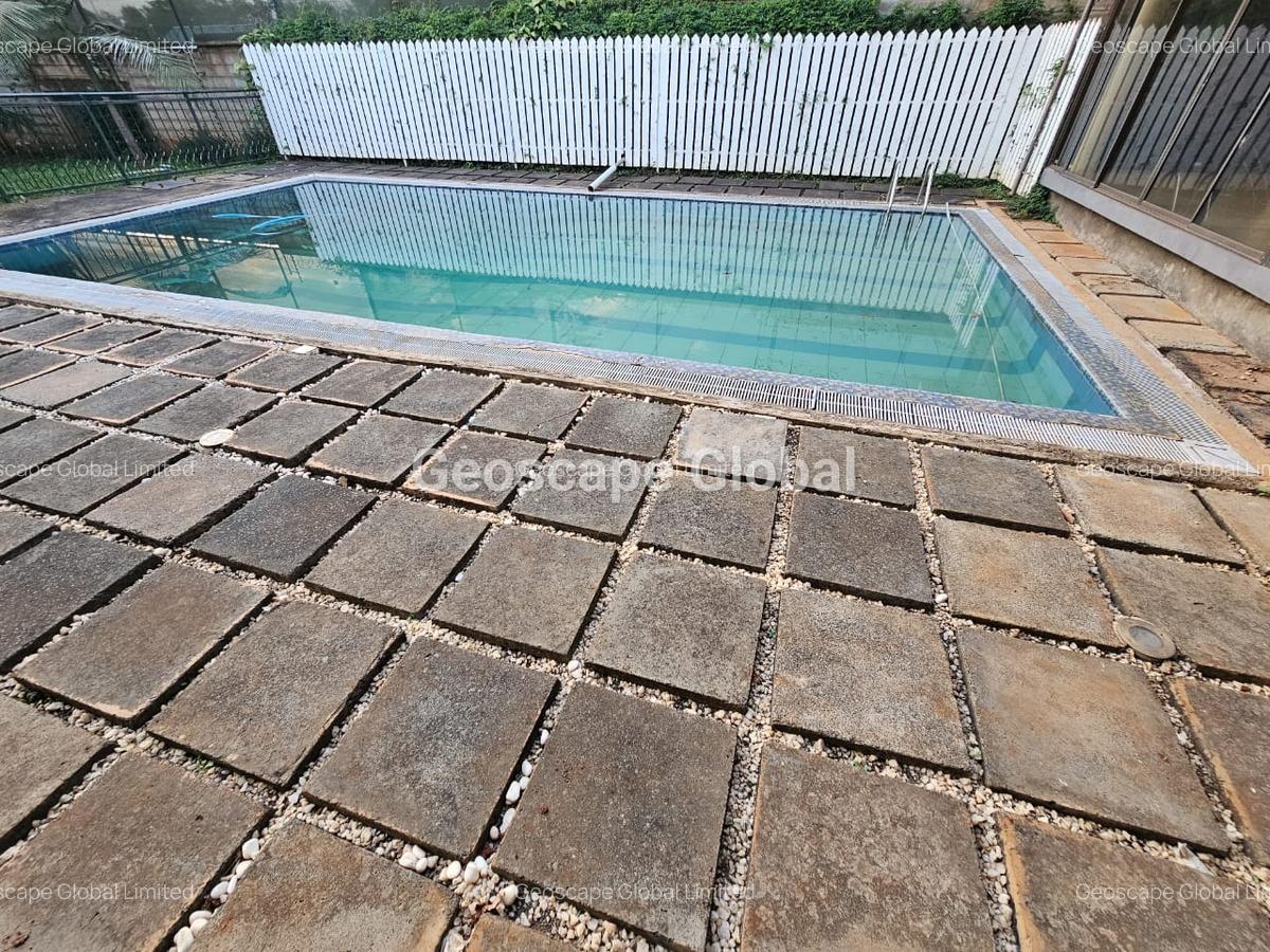 4 Bed House with En Suite in Runda - 17