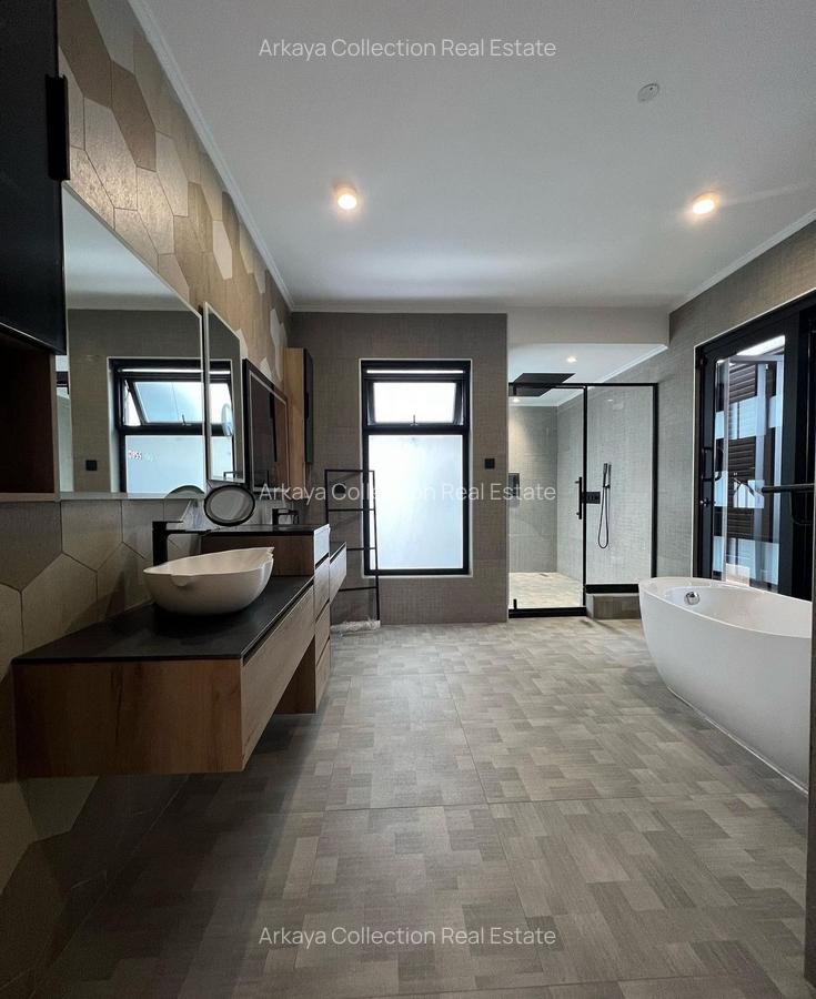 5 Bed Townhouse with En Suite in Lavington - 10