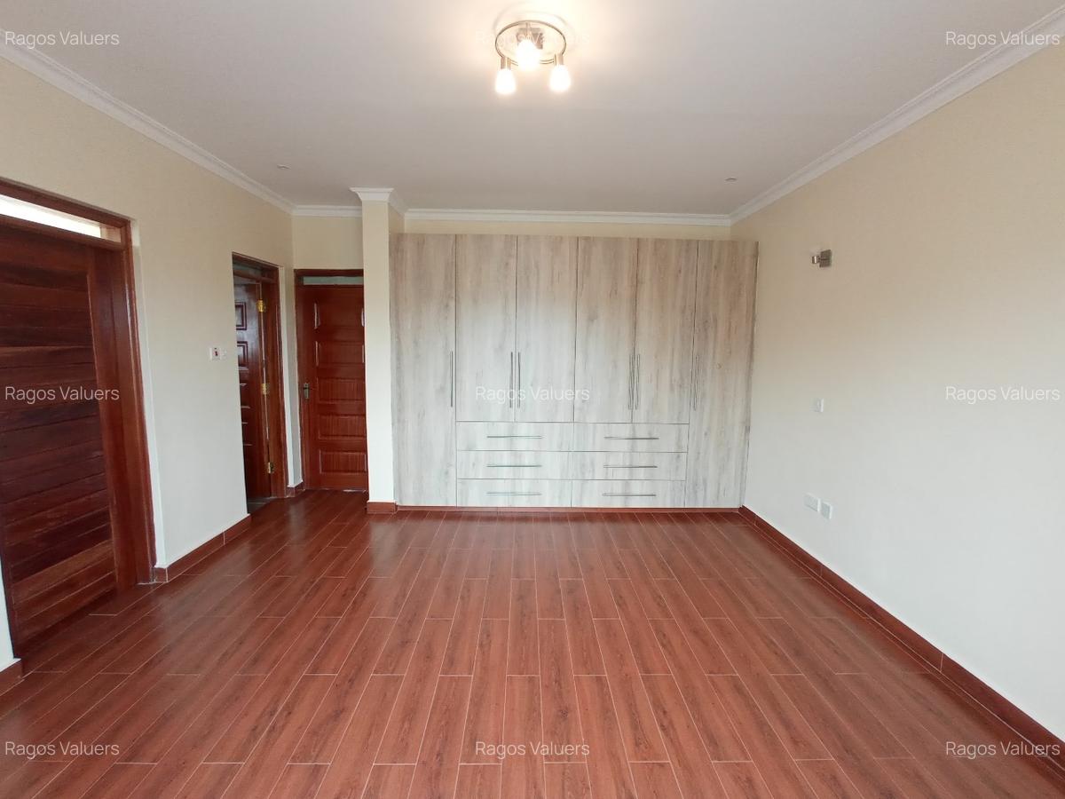 4 Bed Townhouse with En Suite at South C - 7