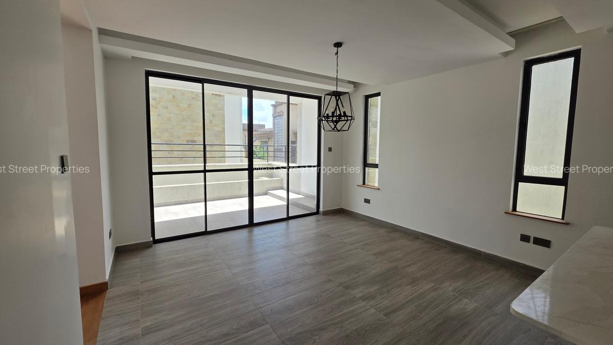 5 Bed Villa with En Suite at Lavington - 7