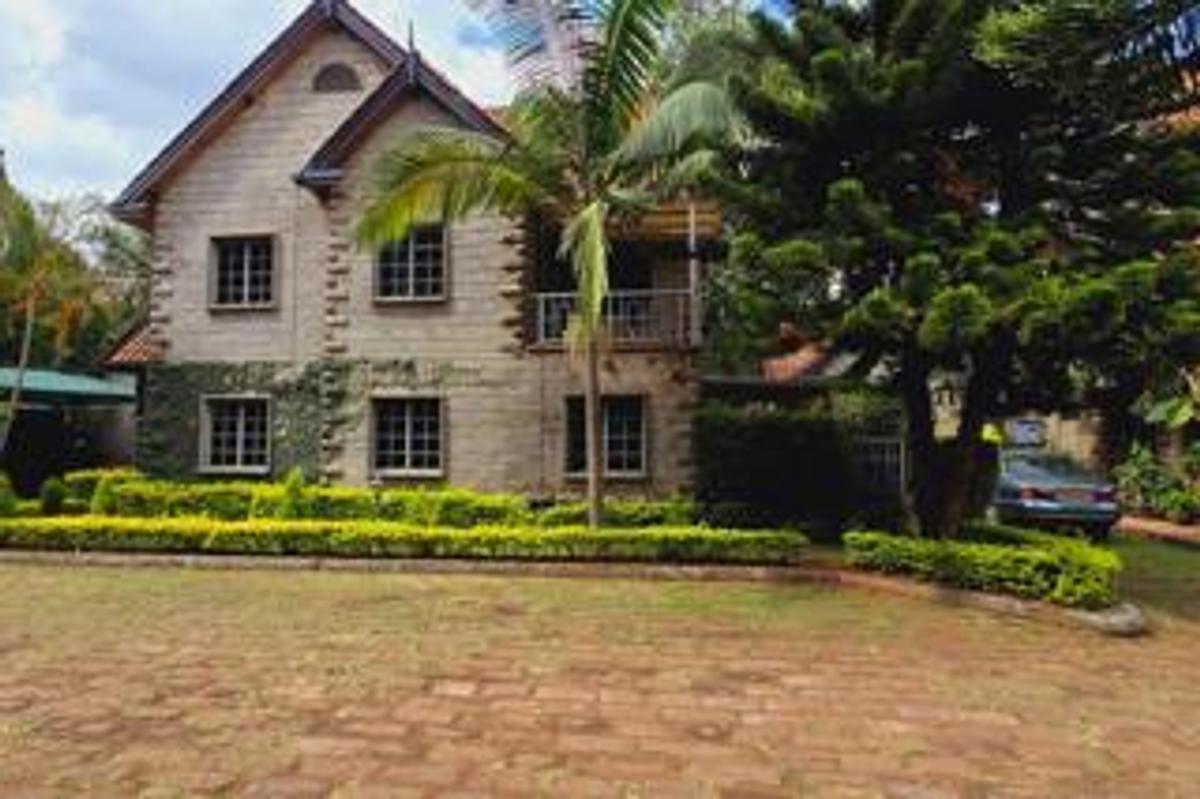 4 Bed Townhouse with En Suite at Lavington Green - 5