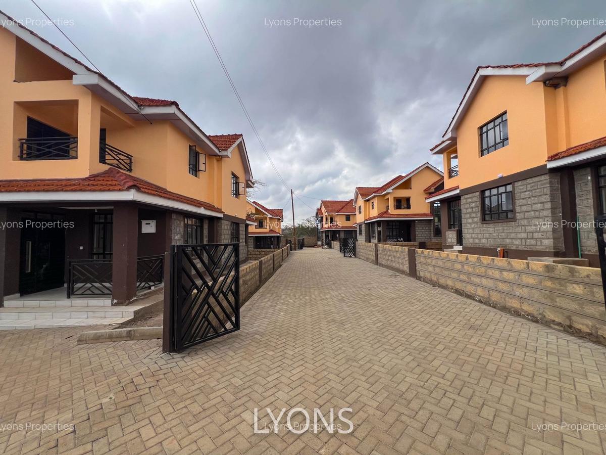 4 Bed Townhouse with En Suite at Rimpa - 2