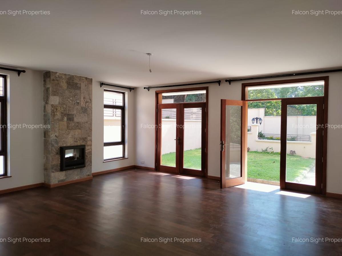 5 Bed Townhouse with Walk In Closet in Lavington - 1