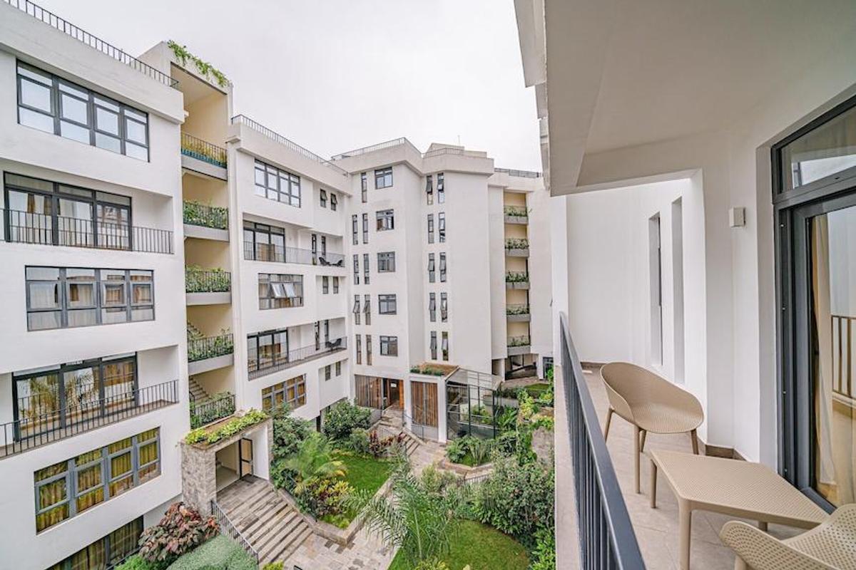 Serviced 2 Bed Apartment with En Suite at Spring Valley - 16