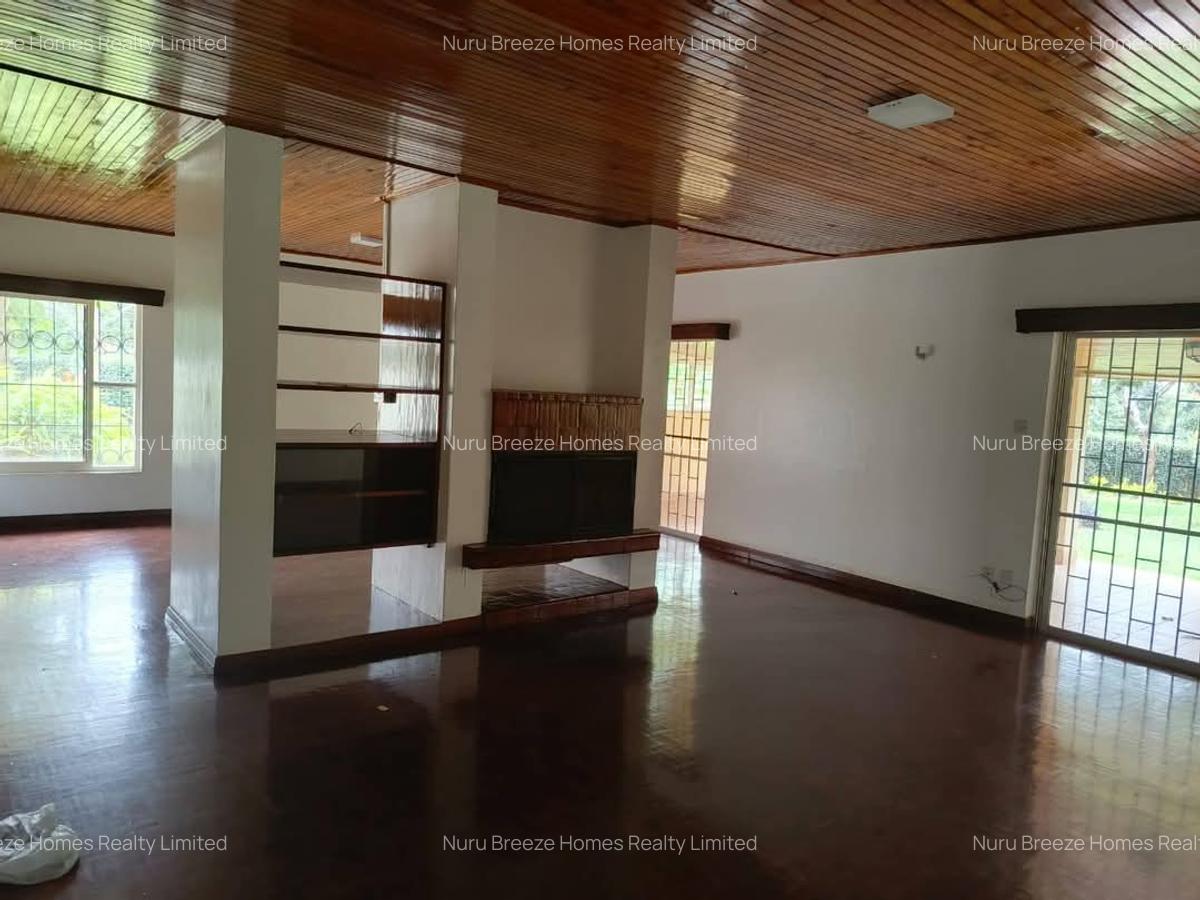 4 Bed House with En Suite in Runda - 2