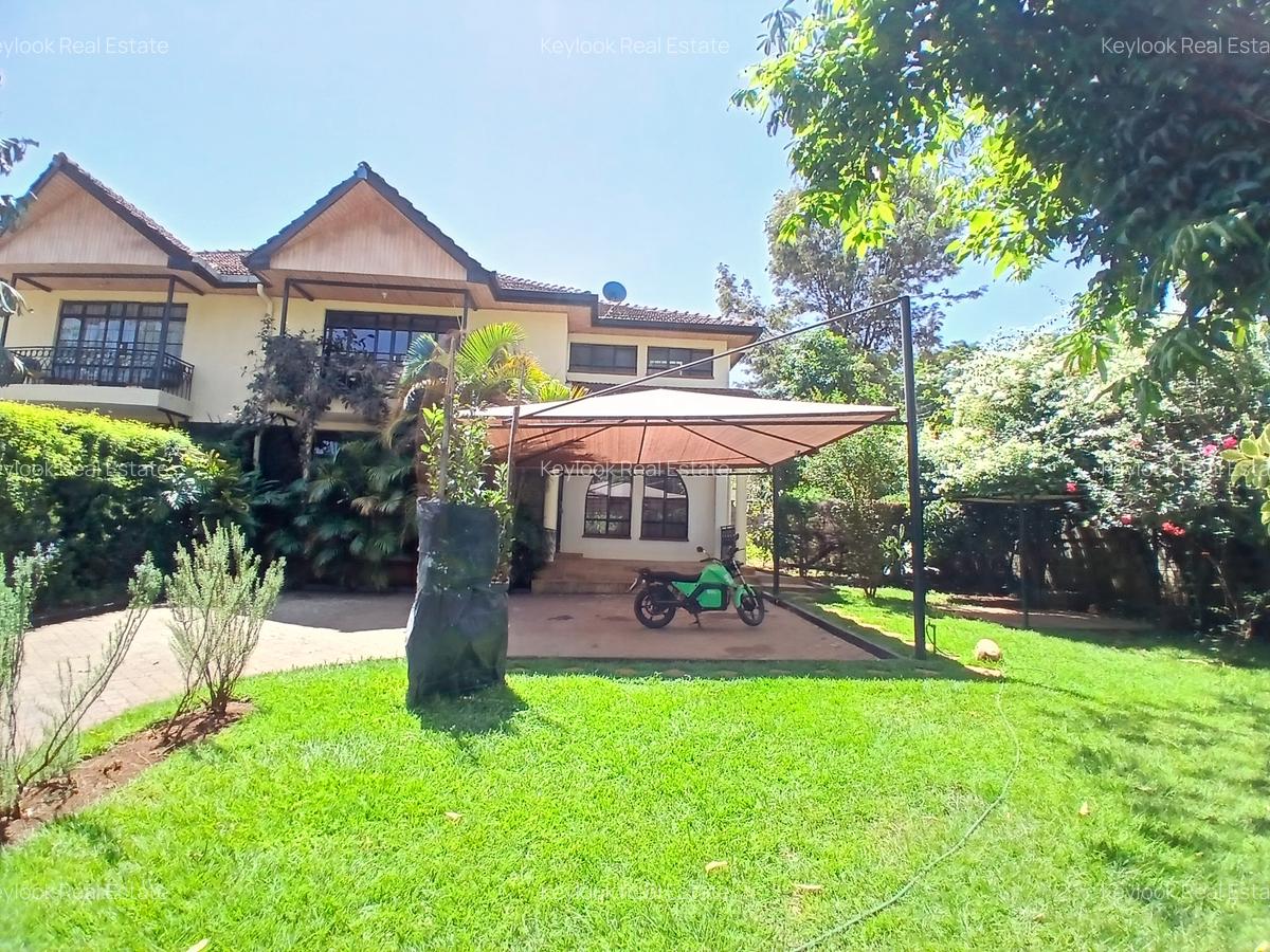 4 Bed Townhouse with En Suite at Lavington - 1