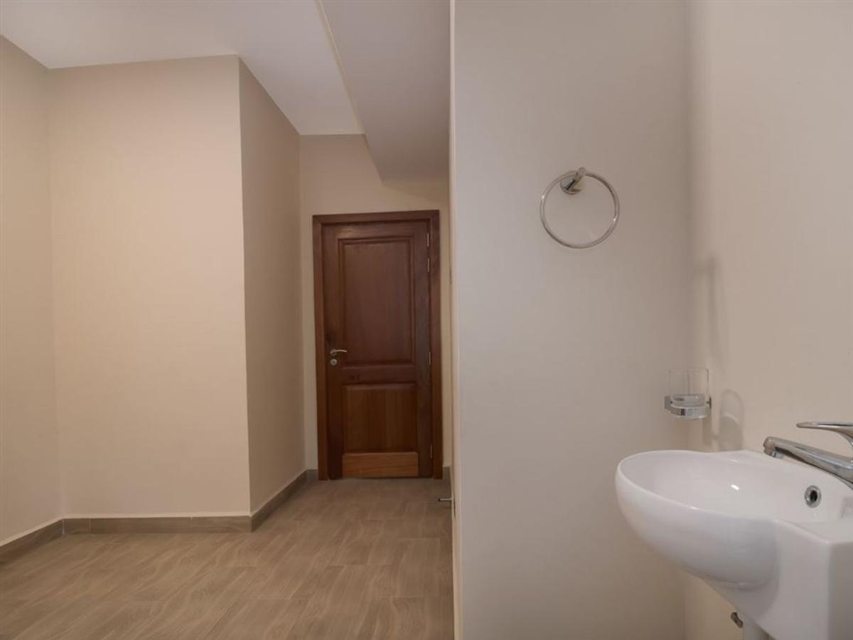 3 Bed Apartment with En Suite at Northcote Apartments - 11