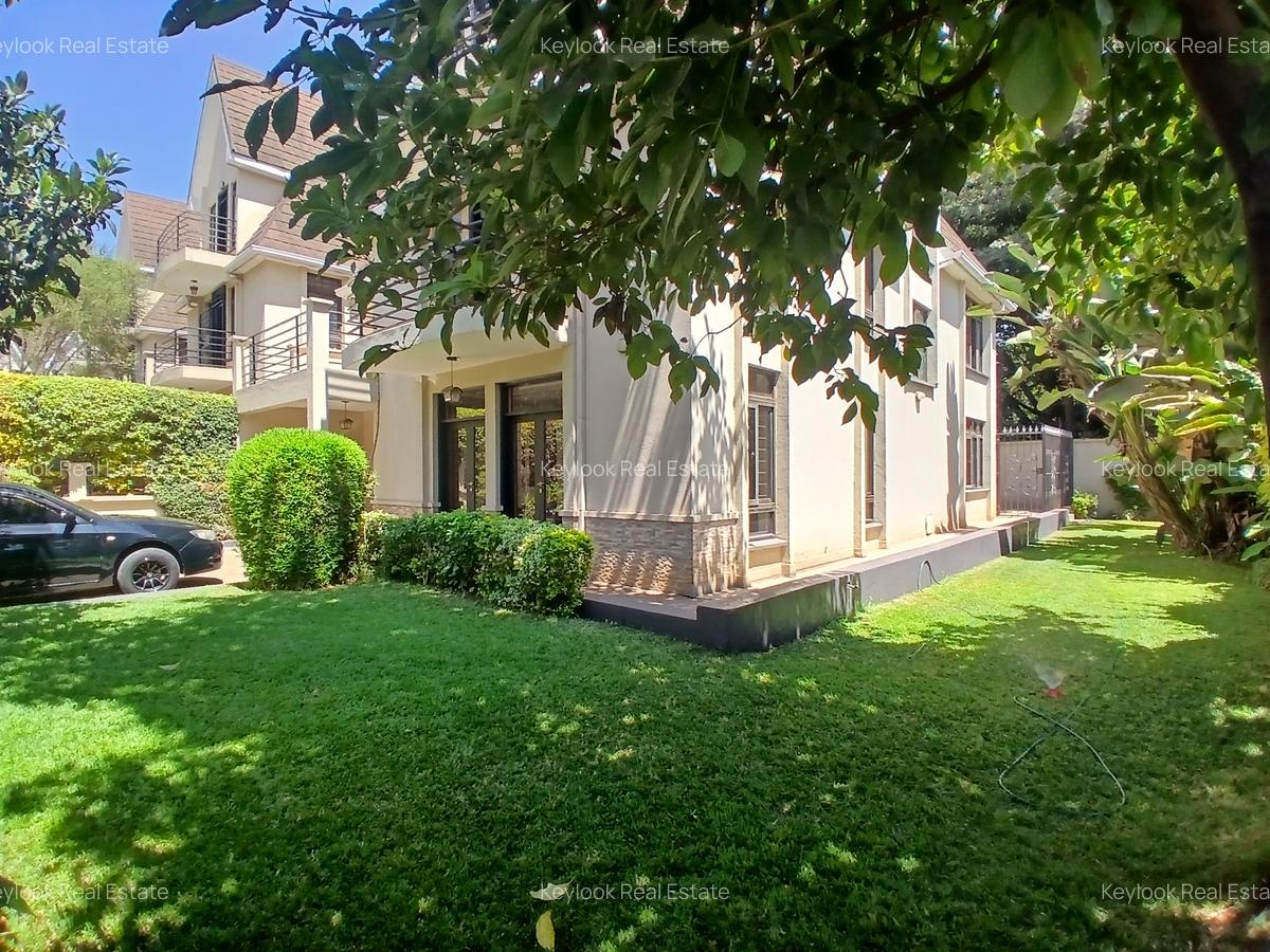 5 Bed Townhouse with En Suite at Lavington Green - 3