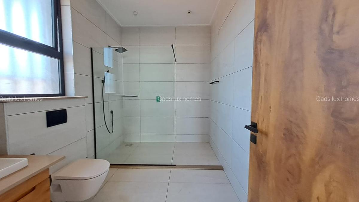 4 Bed Villa with En Suite at Loresho - 3