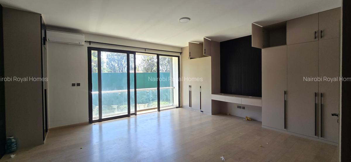 5 Bed Townhouse with En Suite at Lavington Green - 13