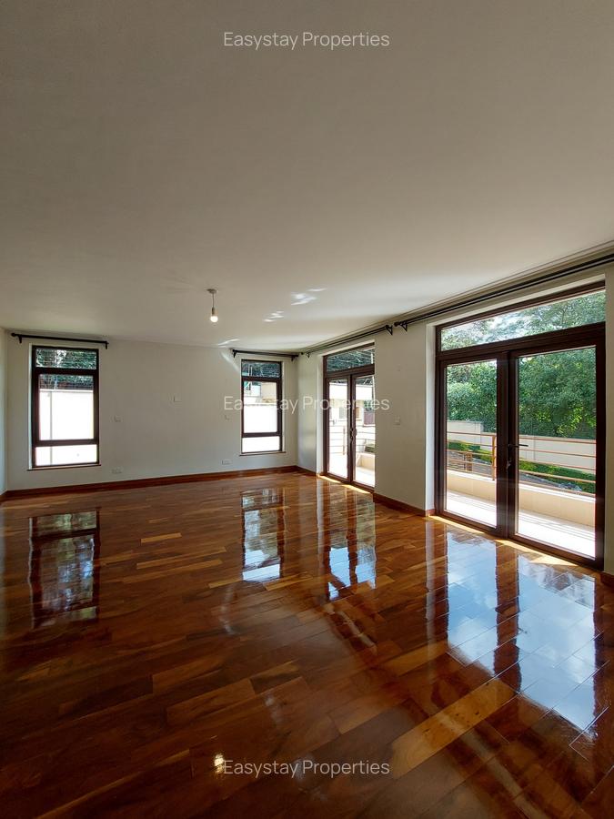 5 Bed Townhouse with En Suite in Lavington - 1