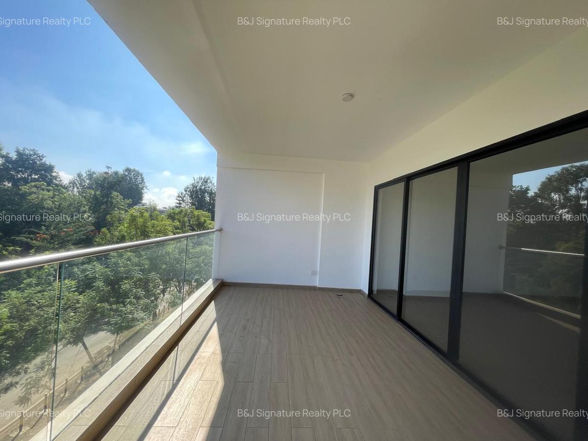 3 Bed Apartment with En Suite in Lavington - 1