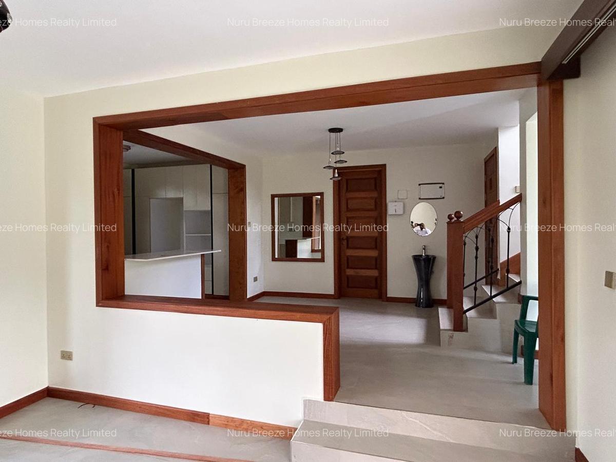 3 Bed Townhouse with En Suite in Ridgeways - 6