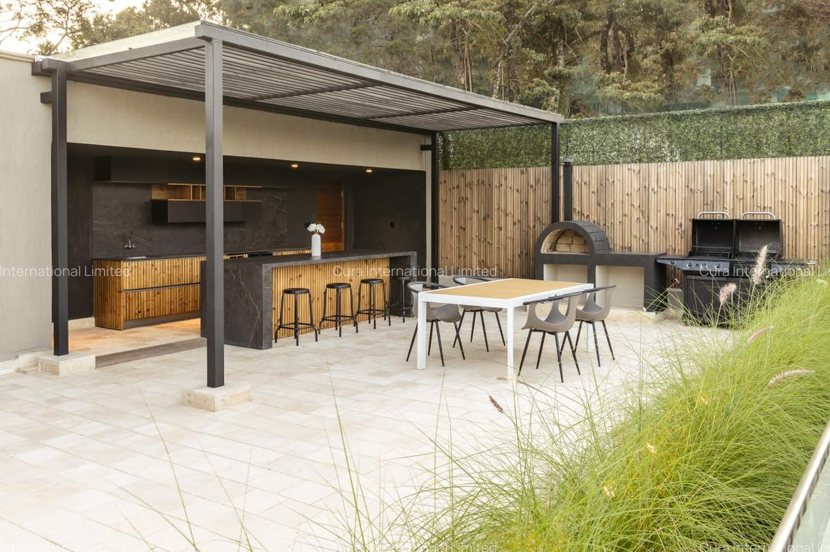 4 Bed Villa with En Suite in Westlands Area - 9